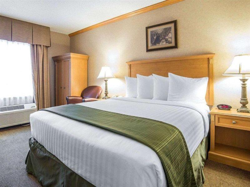 Hotel Quality & Near Event Center 2*