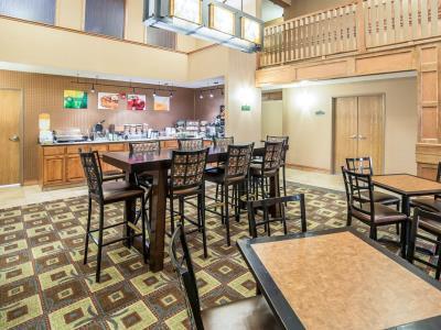 Quality & Near Event Center Hotel